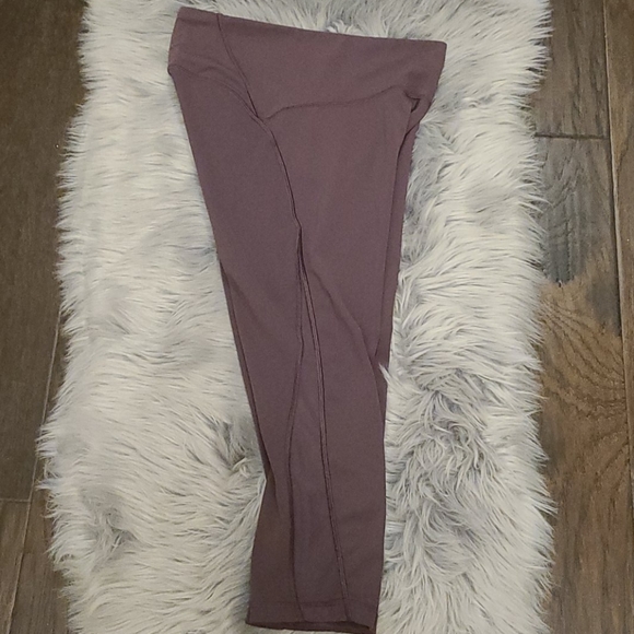 Lululemon train times crop vintage grape - Picture 3 of 8